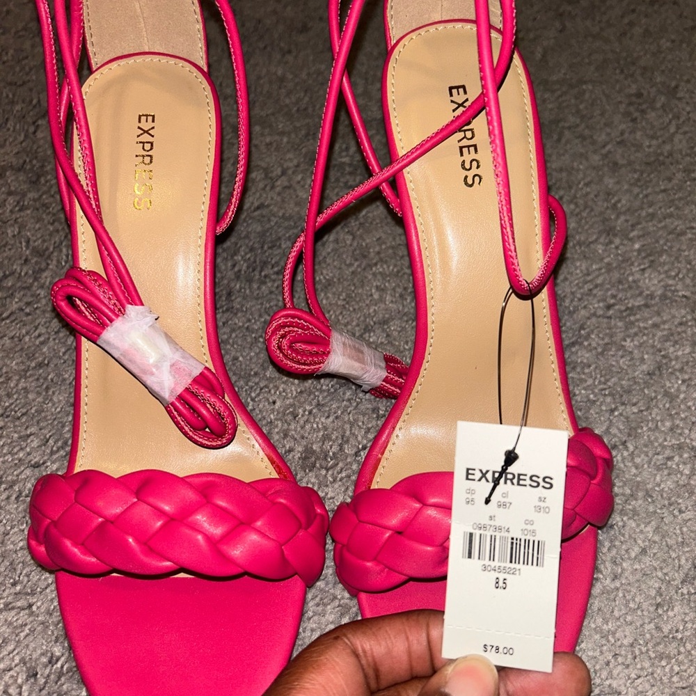 Heels - Picture 2 of 3